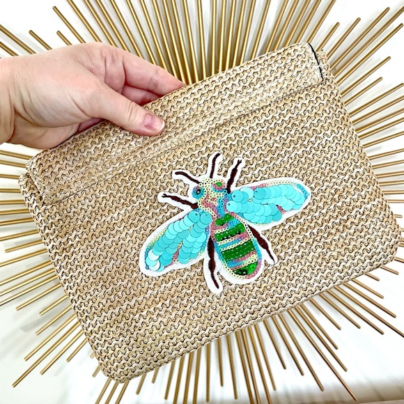 Bumble Bee Pom Pom Straw Clutch - Picture 3 of 9